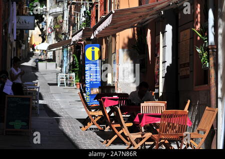 Cagliari, Italien, September 2019. Die engen Gassen der Innenstadt, Altstadt Stockfoto