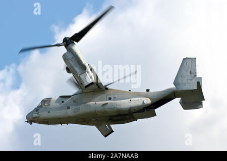 Ein Marine Bell Boeing V-22 Osprey, da es Ansätze der London International Airport für Airshow London, September 2019. Stockfoto