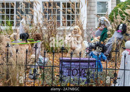 Aufwändige Halloween Dekorationen in East Hampton, New York Stockfoto