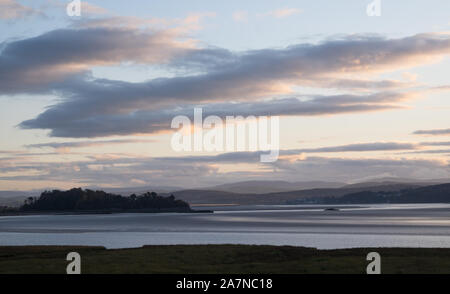 Sonnenaufgang über Morecambe Bay. Grange Over Sands Cumbria Stockfoto