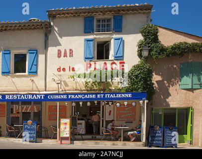 Bar de La Place La Palude sur Verdon Alpes de Haute Provence Frankreich Stockfoto