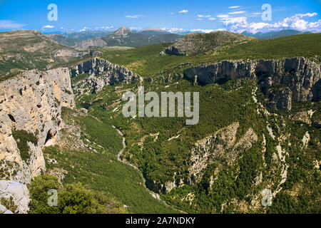 Robuste Landschaft Grand Canyon Verdon ab Route Des Cretes Alpes de Haute Provence Frankreich gesehen Stockfoto