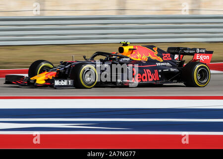 Austin, Texas, USA. 3. November, 2019. Scuderia Toro Rosso Honda Fahrer Alexander Albon (23) von Thailand in Aktion während der Formel 1 Emirates United States Grand Prix Rennen auf dem Circuit des Americas Rennstrecke in Austin, Texas statt. Credit: Dan Wozniak/ZUMA Draht/Alamy leben Nachrichten Stockfoto