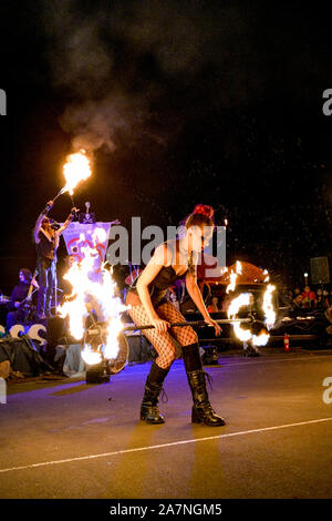 Parade der verlorenen Seelen, Feuershow, Vancouver, British Columbia, Kanada Stockfoto