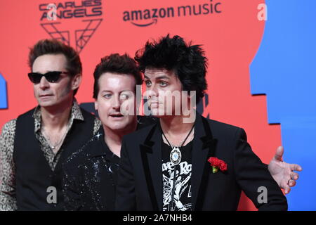 November 3, 2019, Sevilla, Andalucia, Spanien: Tre Cool, Mike Dirnt und Billie Joe Armstrong von Green Day besucht 2019 MTV Europe Music Awards (EMAs) bei fibes Konferenz- und Ausstellungszentrum am 3. November 2019 in Sevilla, Spanien (Credit Bild: © Jack Abuin/ZUMA Draht) Stockfoto