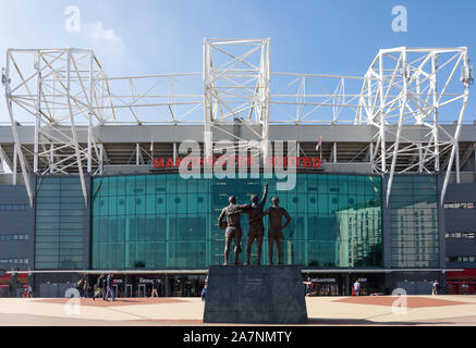 Haupteingang zum Manchester United Football Ground, Old Trafford Sir Matt Busby Way, Stretford, Trafford, Greater Manchester, England, Vereinigtes Königreich Stockfoto