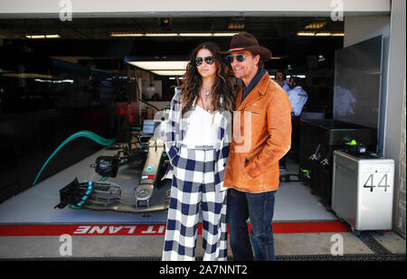 Austin, Vereinigte Staaten von Amerika. 03 Nov, 2019. Motorsport: FIA Formel Eins-Weltmeisterschaft 2019, Grand Prix der USA, Camila Alves, Matthew McConaughey | Verwendung der weltweiten Kredit: dpa/Alamy leben Nachrichten Stockfoto