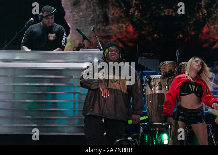 Miami, USA. 02 Nov, 2019. Sänger Sech durchführen am iHeartRadio Fiesta Latina 2019 im American Airlines Center am 2. November 2019 in Miami, Florida Credit: Das Foto Access/Alamy leben Nachrichten Stockfoto