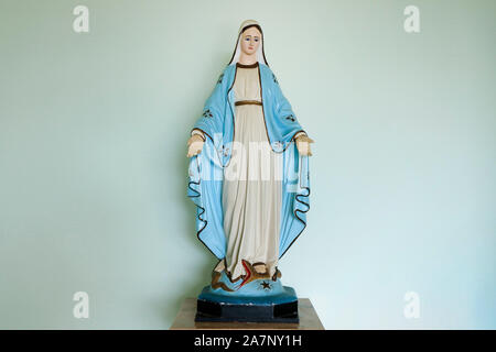 Statue der Gottesmutter von Gnade, die Mutter Gottes in der katholischen Religion Stockfoto