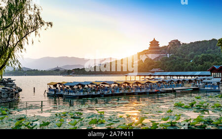 Der Sommerpalast des Langlebigkeit Hill und Kunming See Stockfoto