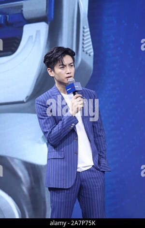 Chinesische Schauspieler Chen Xiao besucht eine Werbeveranstaltung für Gillette in Shanghai, China, 5. August 2019. Stockfoto