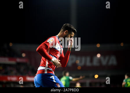 Granada, Spanien. 03 Nov, 2019. Granada CF Player Alvaro Vadillo in Aktion während der Liga Santander Match zwischen Granada CF und Real Sociedad. (Endstand; Granada CF 1:2 Real Sociedad) Credit: SOPA Images Limited/Alamy Live Nachrichten gesehen Stockfoto