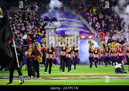 Baltimore, USA. 03 Nov, 2019. Die Baltimore Ravens das Feld in der ersten Jahreshälfte ein NFL Spiel bei M&T Bank Stadium in Baltimore, Maryland, Sonntag, 3. November 2019. Foto von David Tulis/UPI Quelle: UPI/Alamy leben Nachrichten Stockfoto