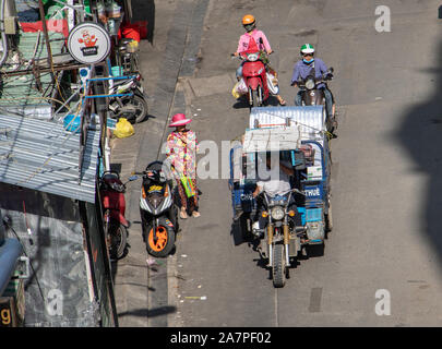 SAIGON, Vietnam, 18.Dezember 2017, den Verkehr in den Straßen von Saigon Stadt. Das Leben im Zentrum von Ho Chi Minh Stadt, Ansicht von oben. Stockfoto