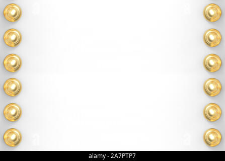 3D-Rendering. Golden kreisförmigen Taste Zeile auf weißem Papier board Wand Hintergrund. Stockfoto