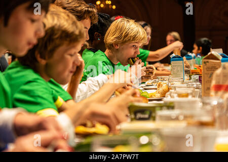 Amsterdam, Niederlande. 04 Nov, 2019. AMSTERDAM, 04-11-2019, Eröffnung Nationaal Schoolontbijt am Koninklijk Concertgebouw in Amsterdam. Credit: Pro Schüsse/Alamy leben Nachrichten Stockfoto