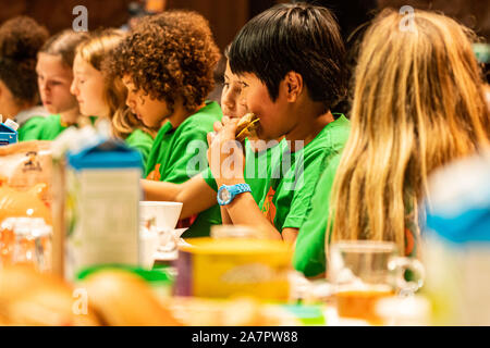 Amsterdam, Niederlande. 04 Nov, 2019. AMSTERDAM, 04-11-2019, Eröffnung Nationaal Schoolontbijt am Koninklijk Concertgebouw in Amsterdam. Credit: Pro Schüsse/Alamy leben Nachrichten Stockfoto