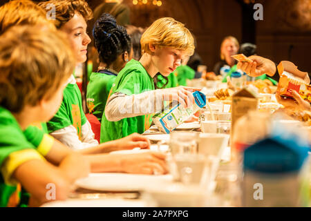 Amsterdam, Niederlande. 04 Nov, 2019. AMSTERDAM, 04-11-2019, Eröffnung Nationaal Schoolontbijt am Koninklijk Concertgebouw in Amsterdam. Credit: Pro Schüsse/Alamy leben Nachrichten Stockfoto