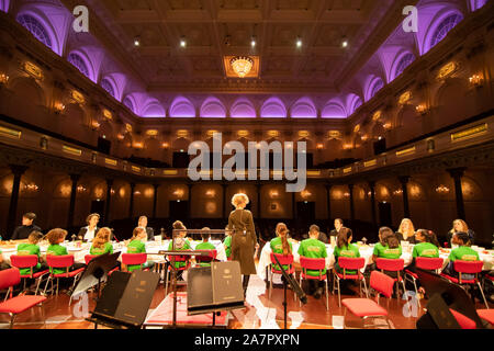 Amsterdam, Niederlande. 04 Nov, 2019. AMSTERDAM, 04-11-2019, Eröffnung Nationaal Schoolontbijt am Koninklijk Concertgebouw in Amsterdam. Credit: Pro Schüsse/Alamy leben Nachrichten Stockfoto