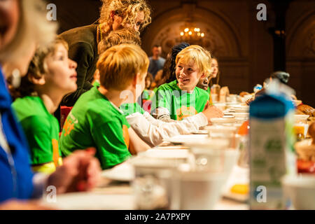 Amsterdam, Niederlande. 04 Nov, 2019. AMSTERDAM, 04-11-2019, Eröffnung Nationaal Schoolontbijt am Koninklijk Concertgebouw in Amsterdam. Credit: Pro Schüsse/Alamy leben Nachrichten Stockfoto