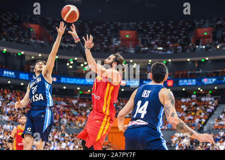 Ricky Rubio, Mitte, der Nationalen basketball Spanien Männer Team Herausforderungen Spieler aus Argentinien National Basketball Team während der 2019 Internationale Mich Stockfoto