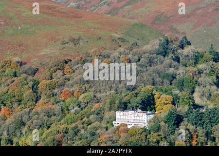 Die lange Hope House in herbstlichen Farben vom Gipfel des Ragleth Hill Church Stretton, Shropshire gesehen Stockfoto