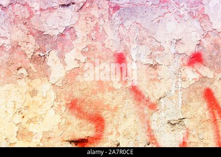 Grunge Betonwand Hintergrund - Urban decay Textur mit abblätternder Farbe. Stockfoto