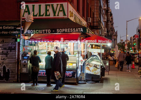 Alleva italienische Molkerei im Grand und Mulberry Street, Manhattan, New York, NY, Vereinigte Staaten von Amerika. Stockfoto