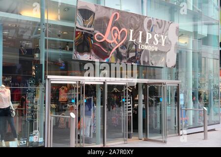 BIRMINGHAM, Großbritannien - 19 April, 2013: lipsy London Fashion Stores in Birmingham, UK. Wählen Sie hat 49 Frauen Kleidung Geschäfte im Vereinigten Königreich (2014). Stockfoto