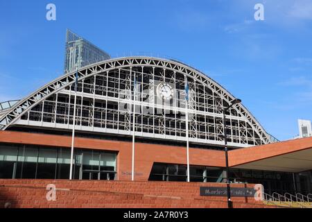MANCHESTER, Großbritannien - 22 April 2013: Manchester Central Convention komplexe Architektur Blick in Großbritannien. Ehemalige Manchester Central Railway Station currentl Stockfoto