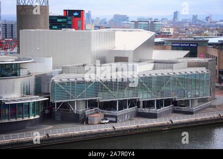 MANCHESTER, Großbritannien - 22 April, 2013: Architektur Der Lowry in Salford Quays, Manchester, UK. Das moderne Theater und Galerie im Jahr 200 eröffnete Stockfoto