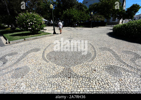 Der Jardim Manuel Bivar Gärten durch die Marina, die Stadt Faro, der Hauptstadt der Algarve, Portugal, Europa Stockfoto