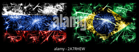 Russland, Russische vs Brasilien, brasilianische Neues Jahr Feier funkelnden Feuerwerk flags Konzept Hintergrund. Kombination von zwei Staaten Fahnen. Stockfoto