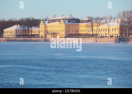 St. Petersburg, Russland - Januar 17, 2013: Menschikow-palast in einem Wintertag. Palast wurde 1710-1720 gebaut und jetzt ist es der Teil des Staates Hermita Stockfoto