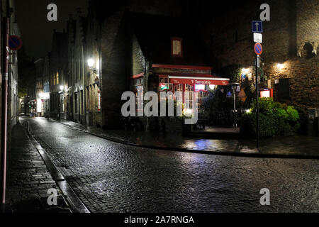 Nacht Straßenszene in Brügge, Belgien. Stockfoto