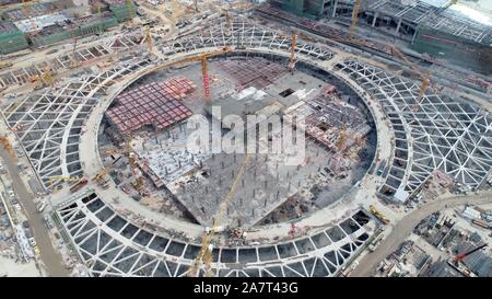 Luftbild des Huai'an East Station, ein Transit terminal Projekt für Hochgeschwindigkeitszüge und Trainer im Bau in Ningbo City, East China Jia Stockfoto