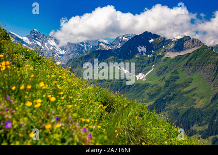 Mountain Range Breithorn der Walliser Alpen vom Klein Matterhorn, Schweiz gesehen. Stockfoto