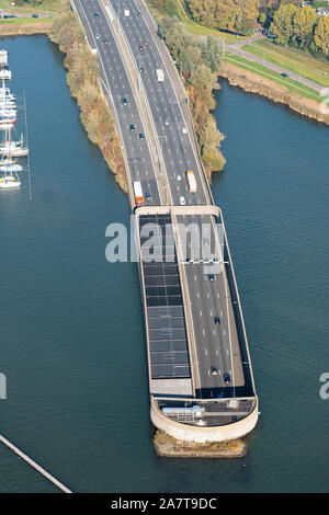 Antenne von Amsterdam mit Zeeburgertunnel Stockfoto