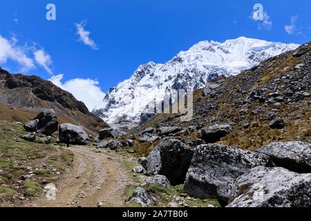 Salkantay trekking, einer der schönsten Wanderwege in Peru, es endet u in Machu Pichcu Stockfoto