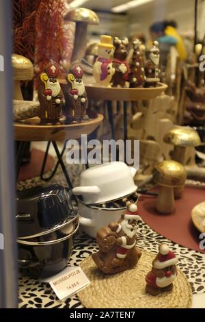 Weihnachten Schokolade auf ein belgischer Schokolade store in Brügge Stockfoto
