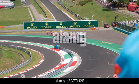 Mogyorod Ungarn 08 04 2019 Sie Formel-1-Piloten mit einem Lkw auf hungaroring nehmen Stockfoto