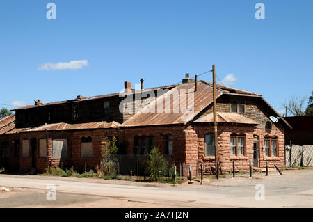 Gebäude und Ansichten in Zuni Pueblo im Nordosten von New Mexico, USA, in der Nähe der Arizona Grenze. Stockfoto