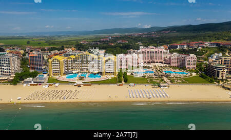 Antenne Panoramablick auf Meer Sonnenstrand, Bulgarien Stockfoto