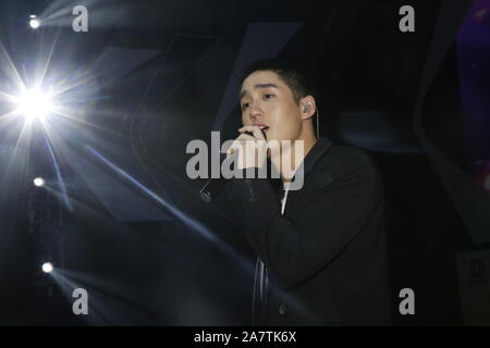 Thailändische Schauspieler, Model und Sänger Thanapob Leeratanakajorn, auch bekannt unter seinem Spitznamen Tor, besucht die 2019 Tor Thanapob Fan Meeting in Chengdu City, Sout Stockfoto