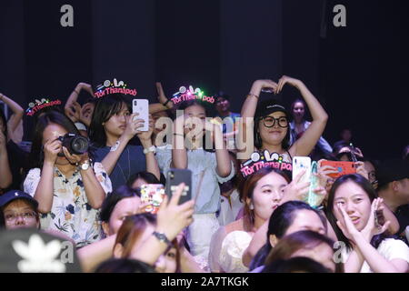 Thailändische Schauspieler, Model und Sänger Thanapob Leeratanakajorn, auch bekannt unter seinem Spitznamen Tor, besucht die 2019 Tor Thanapob Fan Meeting in Chengdu City, Sout Stockfoto