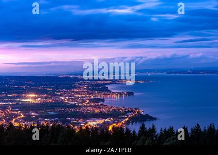 Stadt Rorschach am Bodensee in der Schweiz bei Sonnenuntergang Stockfoto