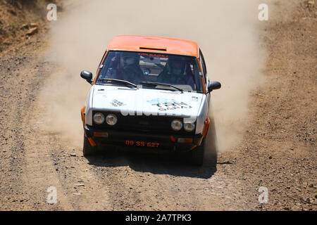 ISTANBUL, Türkei - 07.JULI 2019: Aykut Kefi Antriebe Murat 131 in Istanbul Rallye Stockfoto