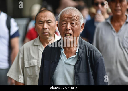 Chinesen auf dem Platz des Himmlischen Friedens, Peking, China Stockfoto