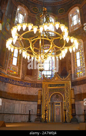 Die mihrab, der die Qibla - die Richtung der Kaaba in Mekka zeigt an, innen Ayasofia oder die Hagia Sofia, Sultanahmet, Istanbul, Türkei, an genommen Stockfoto