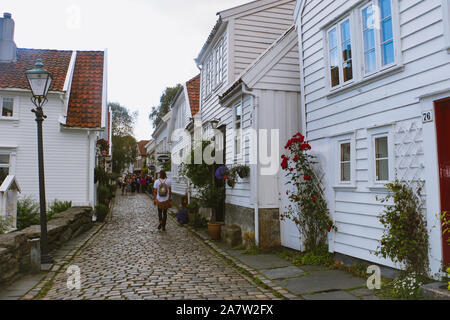 Historischen Holzhäuser in Stavanger. Altstadt in Stavanger ist eine beliebte Touristenattraktion.